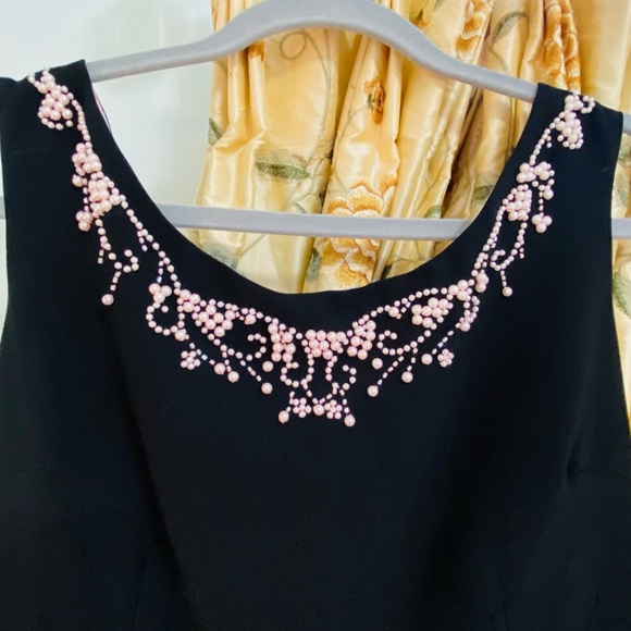 Designer dresses - Picture 2 of 16